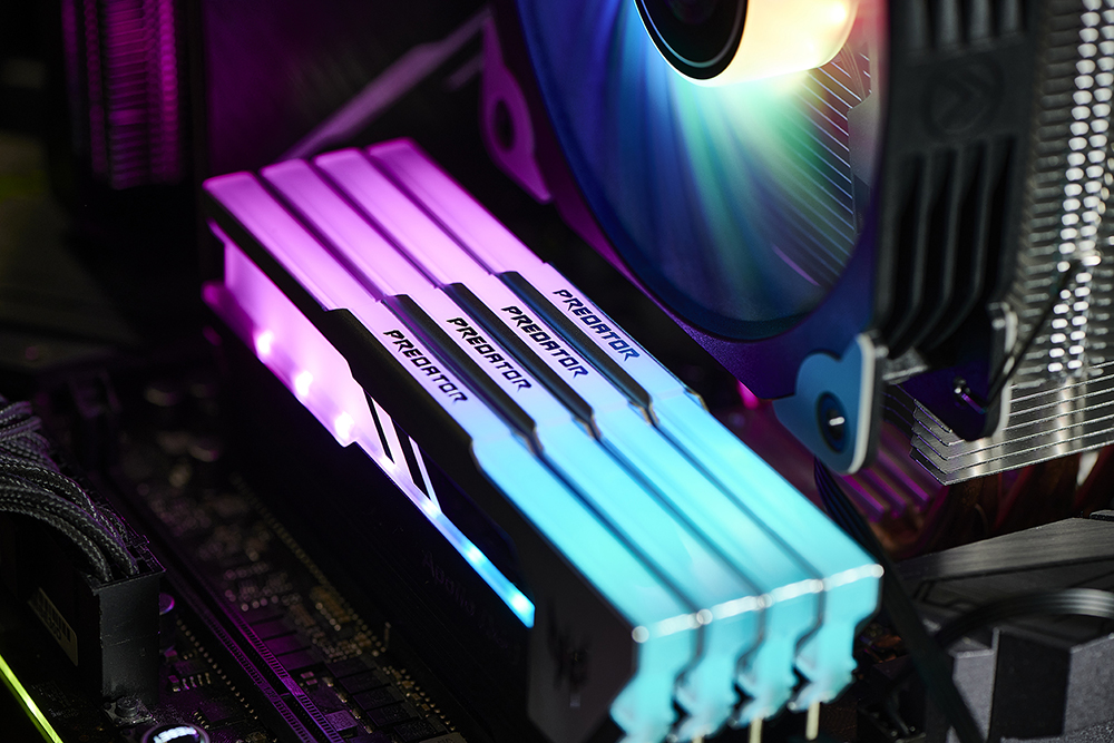 Apollo 64 GB（16 GB x 4、32GB x 2）DDR4 4400 MHz C14、LED 照明 RGB 台式机内存